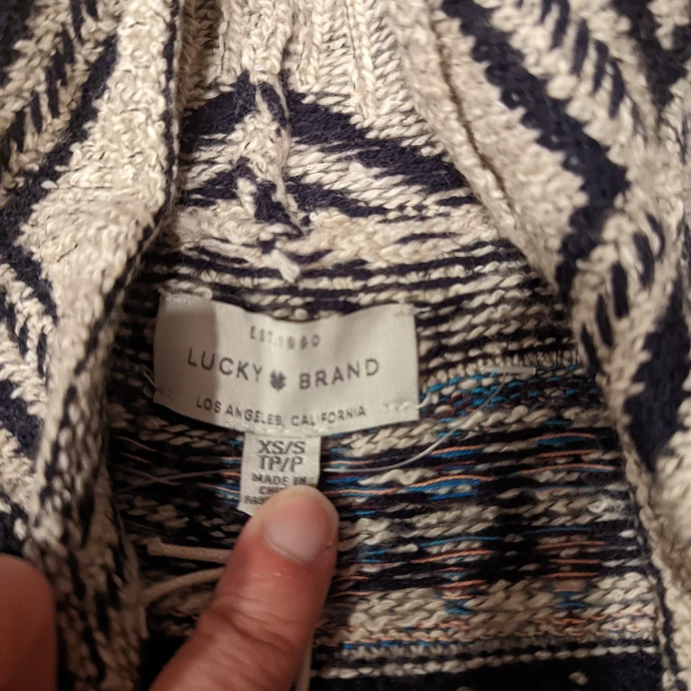 Geometric Patterned Cardigan - Picture 5 of 7